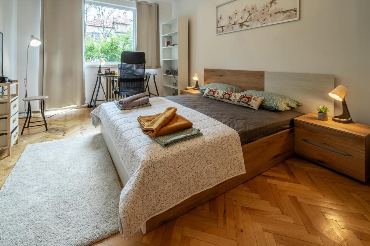 Vivid Condo By Ndk And Vitosha Blvd With Free Secured Parking And Ac Sofia Exterior photo